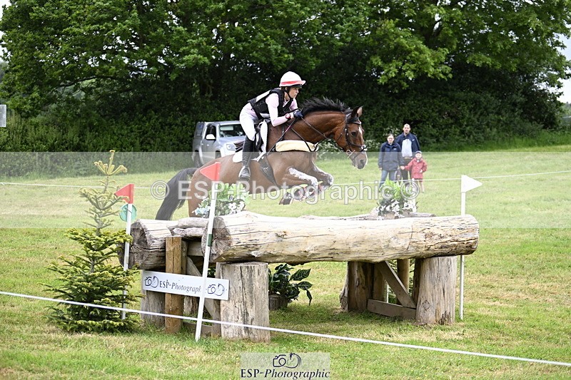 250524A-094551-08377 - A-009-Clementine.Crosthwaite.Eyre-LYJADOR