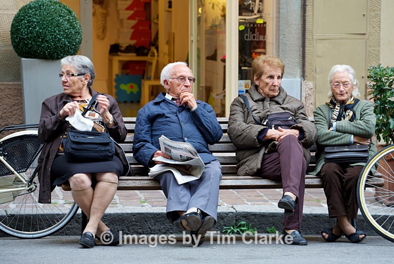 Thoughtful Age 1675 - Miscellaneous/Street
