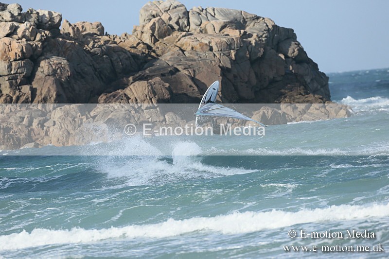 WS 020413-252 - Windsurfing