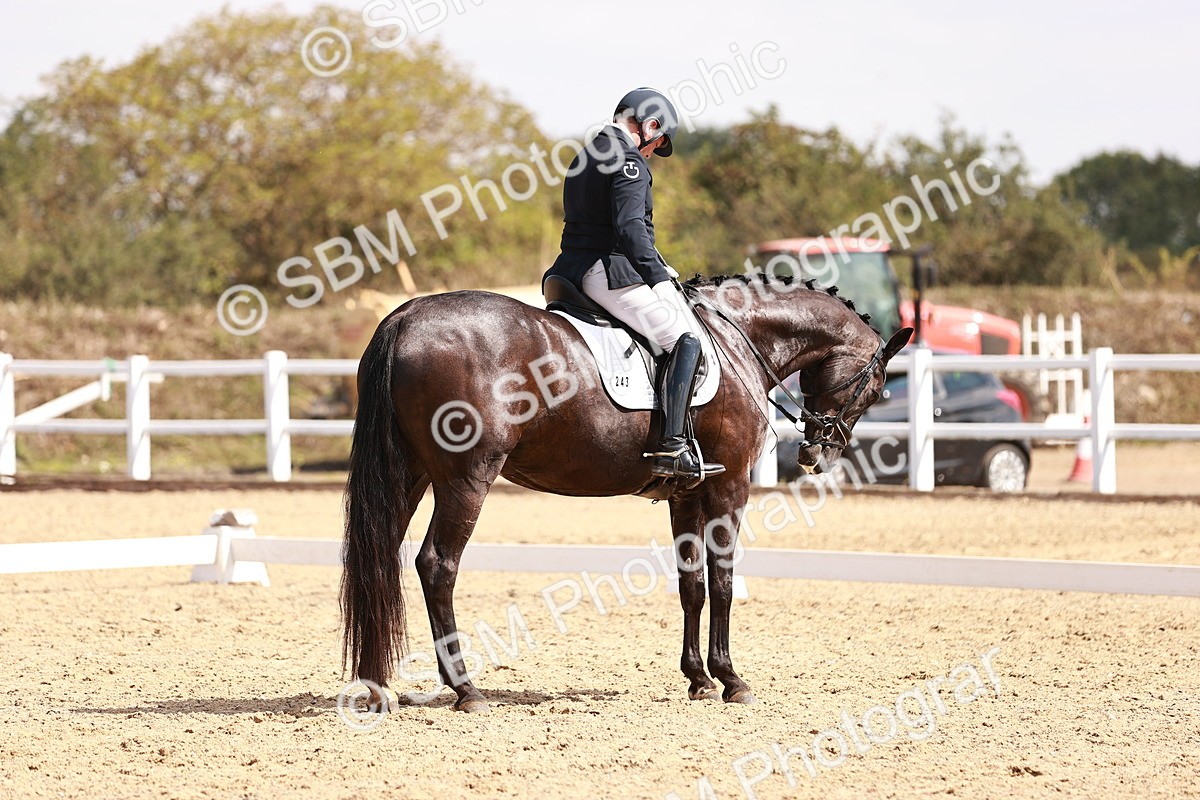 SBM_018548 - Class 17 - Novice 6