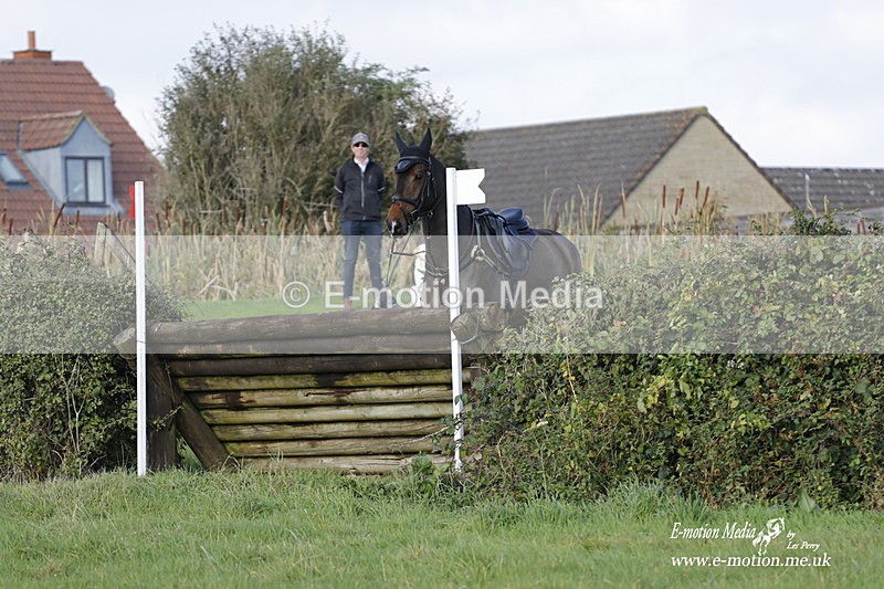  WWHT 171021 4002 - Open (1.00m)  17/10/21