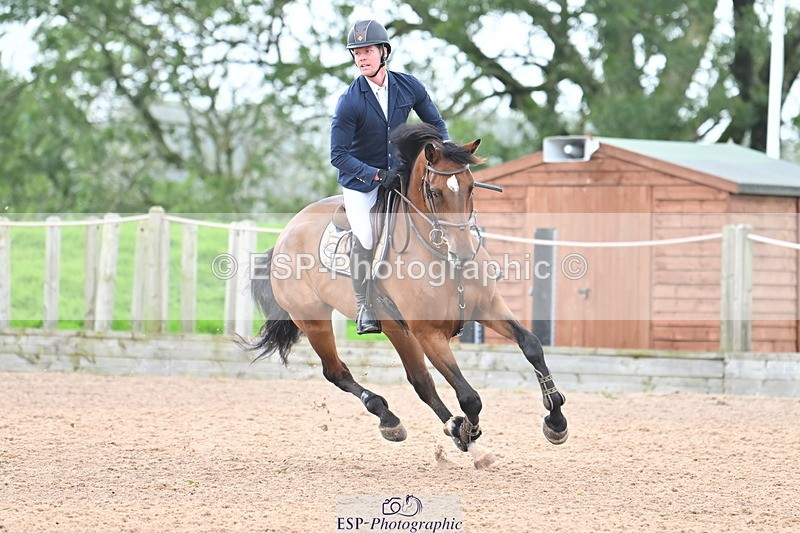 231013A-130708-02306 - Cls 8 Blue Chip Power Jump Off and Presentations