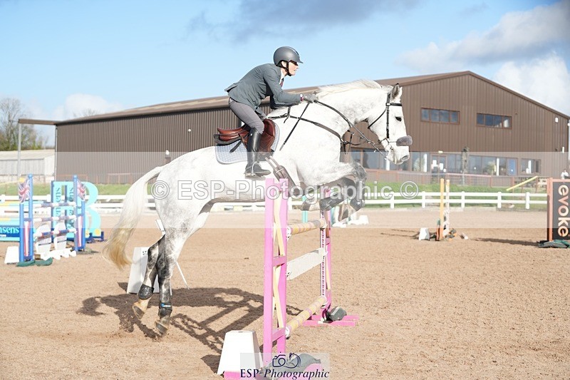 251108-132732-02727 - Cls 13 Foxhunter and 1.20m Open