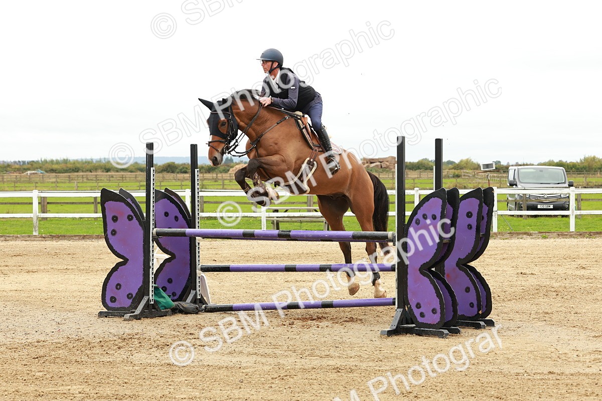 1I0A7785 - Class 4 - Senior Newcomers 1.10m