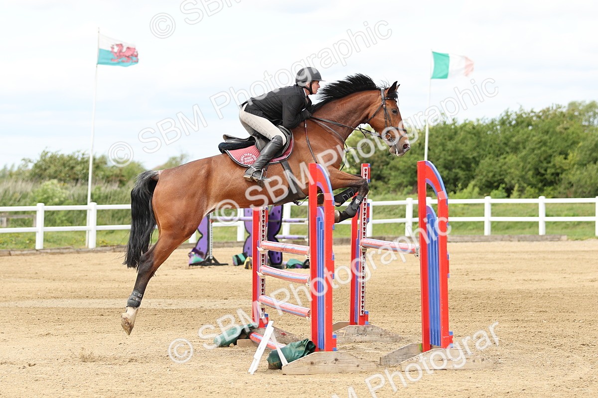 SBM_000945 - Class 4 - Senior Newcomers - 1.10m