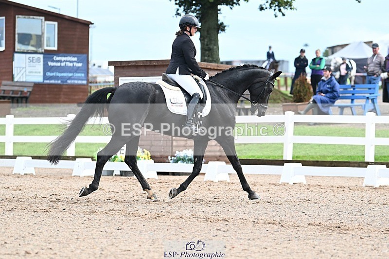 250907-112031-07196 - 003-Helen.JamesDecadent