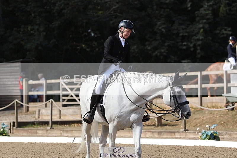 250809A-100517-02290 - 039-Jane.GilbyHugo.Holunder