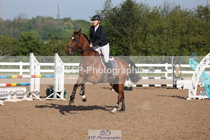 240510A-082807-04240 - Cls 13 British Novice and 90cm Open