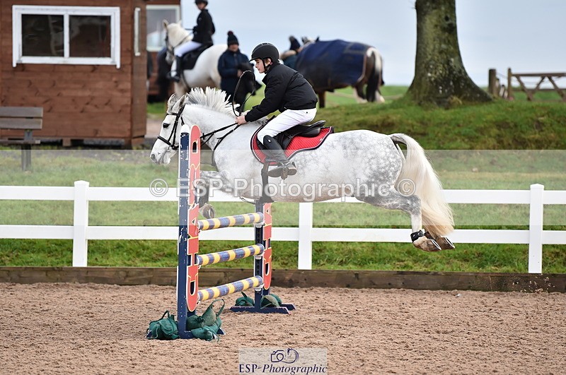 231203A-113448-00909 - Cls 4 Newcomers & 1m Open