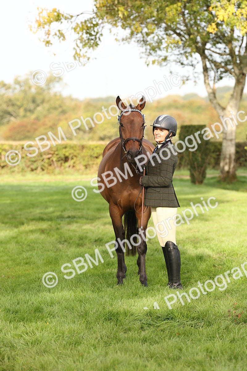 SBM_54696 - S53 - Hunter In Hand