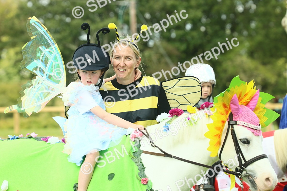 SBM_63614 - S35 - Fancy Dress Showing