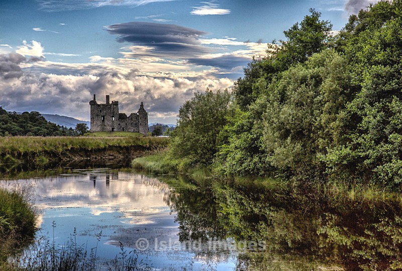 Kilchurn Castle bathed in sunshine - Kilchurn Castle
