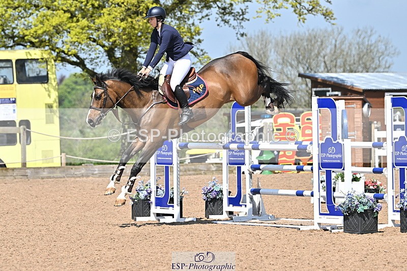 240509A-113610-01230 - Cls 9 Snr 1.20m Open