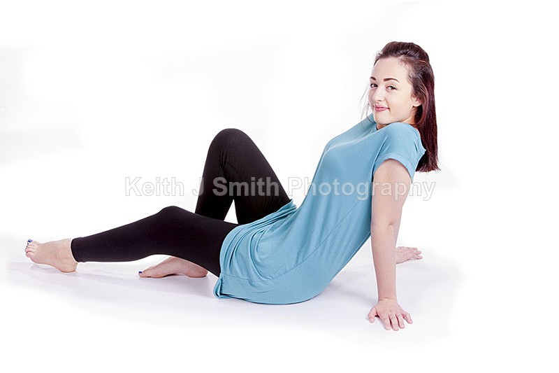 2SKJ0536 - Portraiture