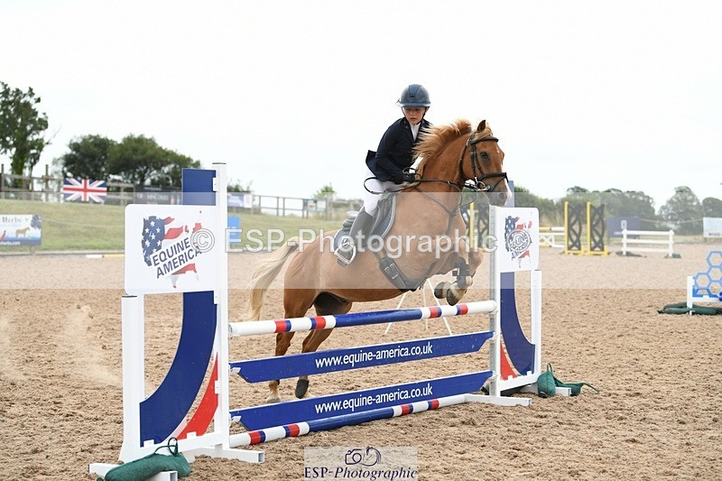 250807-103623-00204 - 80cm Round 1