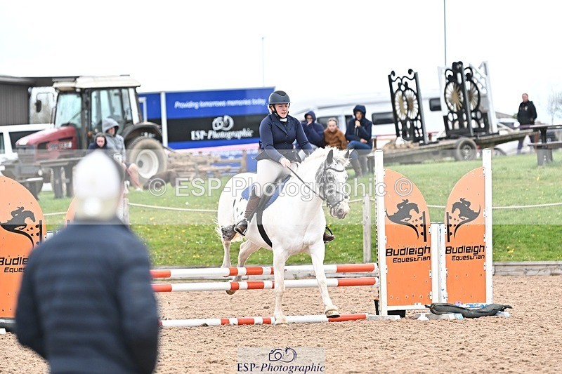 250414-101009-00005 - 70cm Round 1