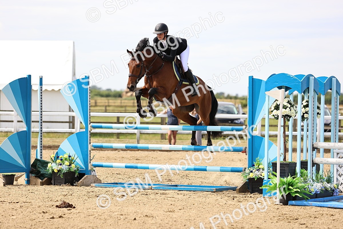 SBM_009746 - Class 8 - Senior Newcomers - 1.10  Open