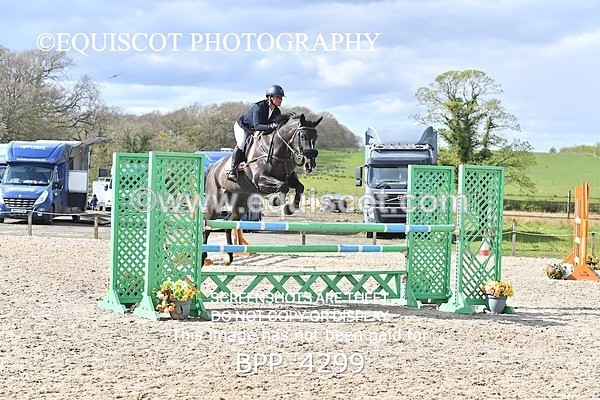 BPP_4299 - CLASS 8 FRI Senior Foxhunter/ 1.20m Open