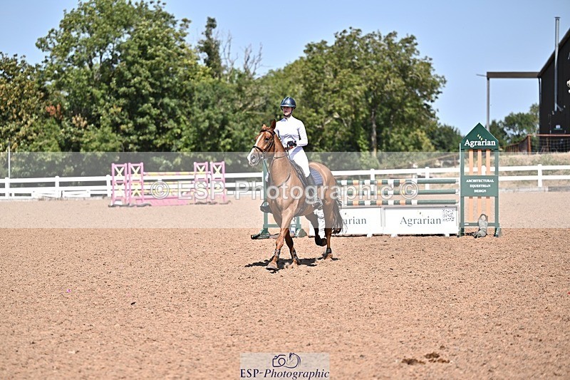 260812-125656-00540 - Cls 6 Foxhunter and 1.20m