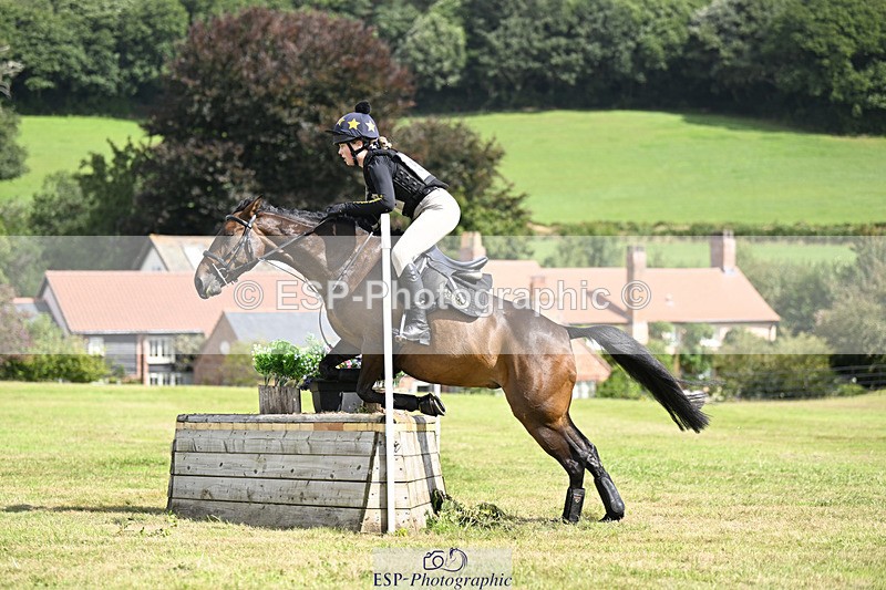 240825X-114026-32582 - 70cm XC 11.00 to 12.00