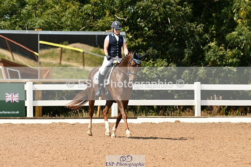 250817-130026-09792 - 214-Verity.PerryVogue