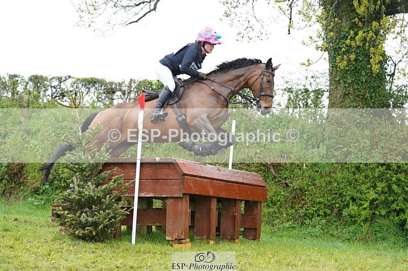 250418-122614-02597 - 080-Tichy.Sanders-SPARHANGER.VELVET