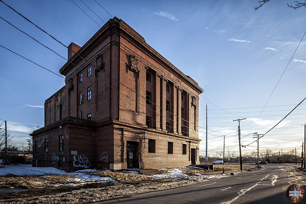 Newburgh Masonic Temple (Cleveland, OH) | Forlorn Facade - The Newburgh Masonic Temple