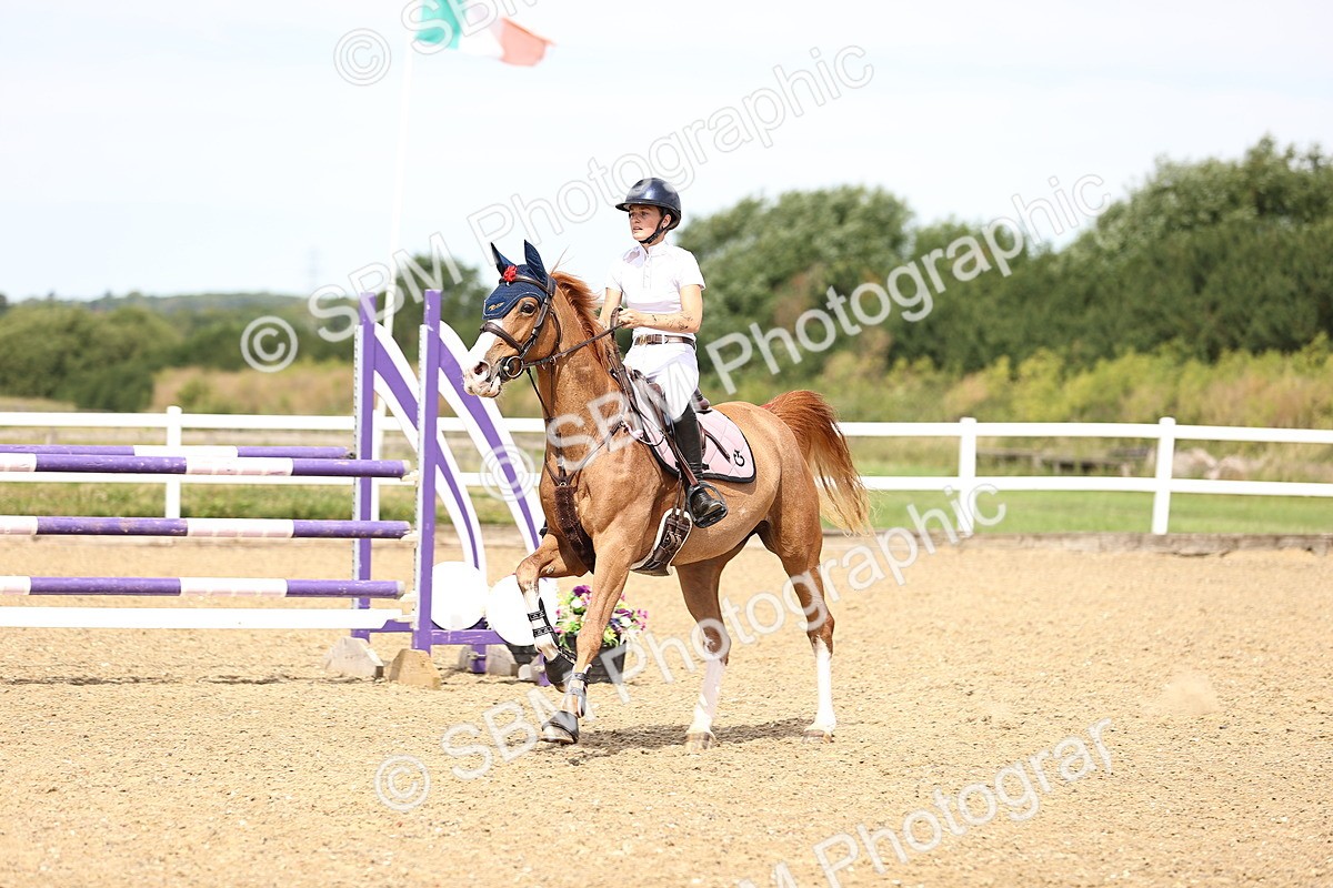 SBM_000552 - Class 15 - Redpost Equestian Senior Foxhunter - 1.20m