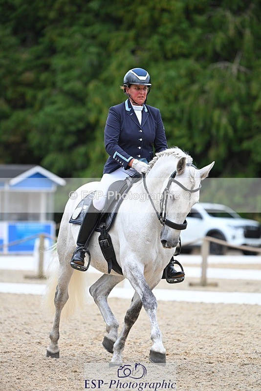 230813-173156-08687 - Cls 14 Medium Silver 16.45 to End