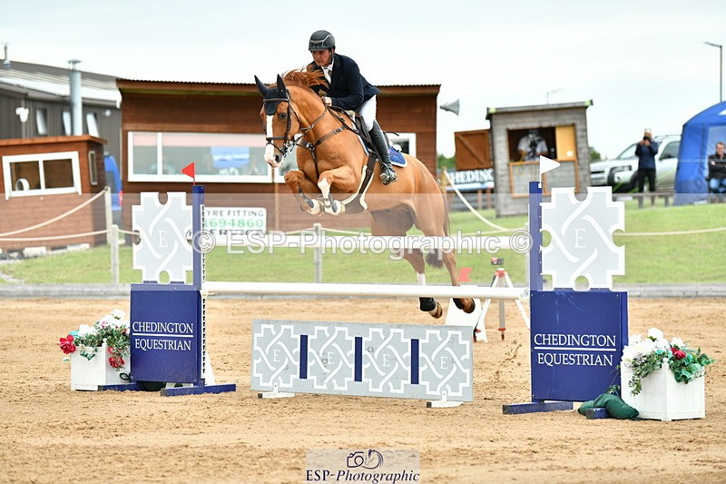 230720A-152256-03837 - Cls 9, 2 Star Big 1.40m Start to break