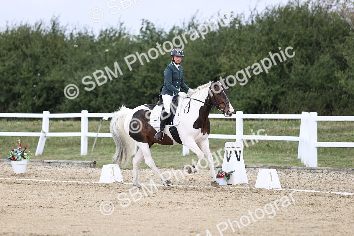 SBM_016795 - Class 14 Novice 23 - 11.53-12.56