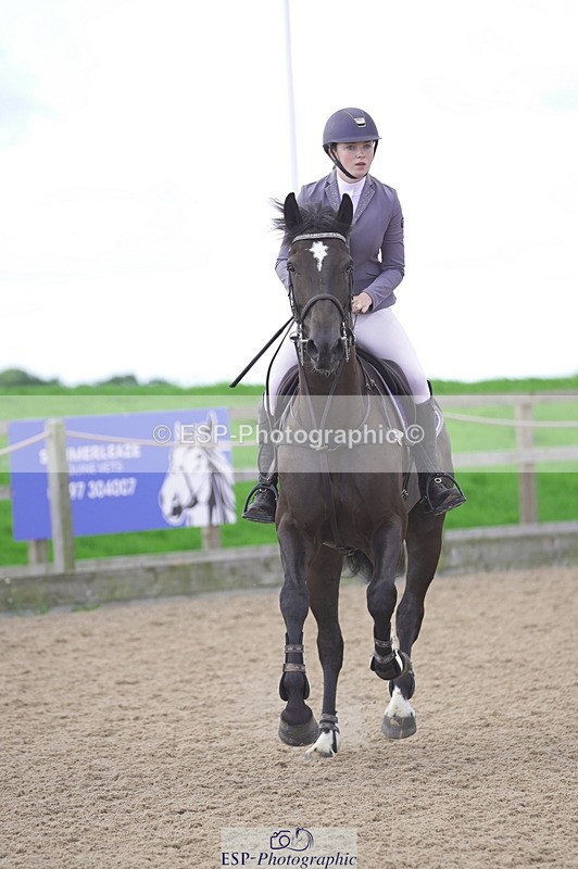 230806A-110108-01487 - Cls 13 Snr Newcomers & 1.10m Open