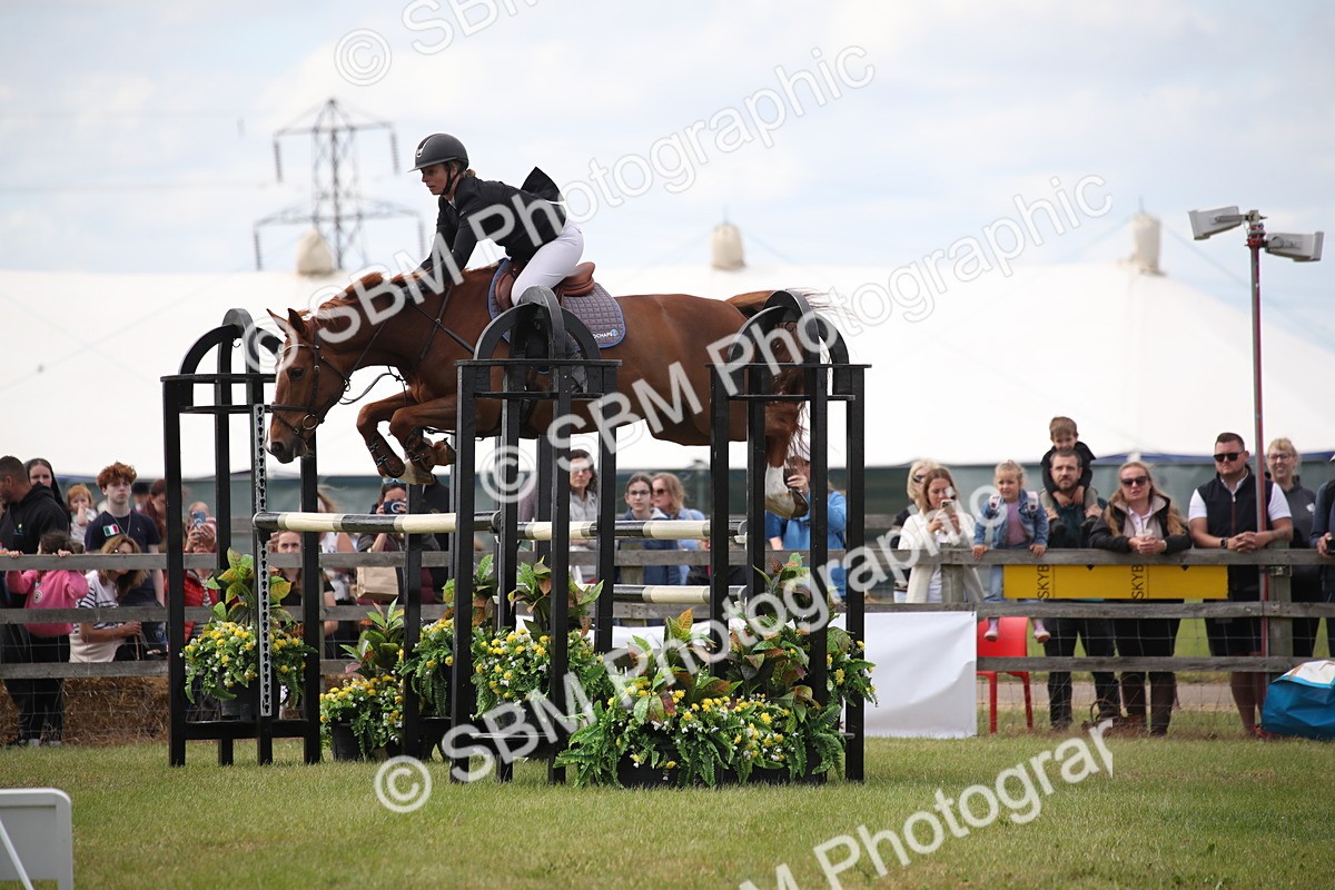 SBM_17548 - Class 208 - Senior Foxhunter 1.20m Open
