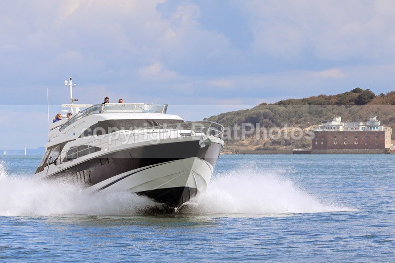 170916 PURE LIBERTY - FAIRLINE SQUADRON 1Y3A1776 - Flybridge Cruisers