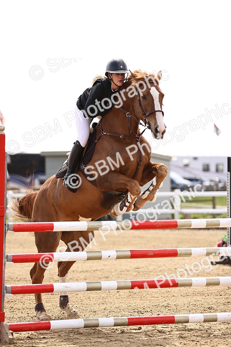 SBM_002264 - Class 11 - Senior newcomers - 1.10m