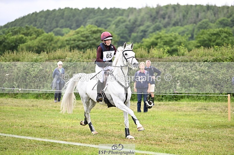 250524A-104649-09083 - A-065-Beatrice.Montgomerie-JAG.WOMANIZER.LADY