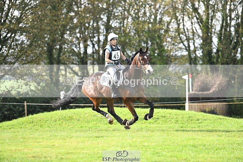 231020-113019-07166 - 045-HILDARE.REGARDE.MOI-Danielle.Mccormack-XC