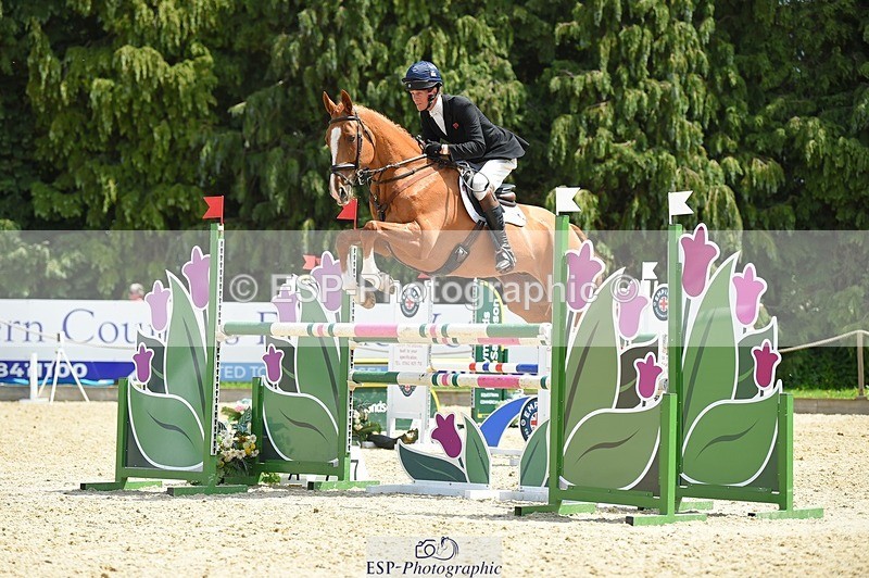 230528-124722-15848 - 370-DUKE_LEGACY-William_Fox-Pitt-SUNTrotUp+SJ