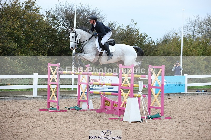 241101A-160822-03245 - FRI Cls 8 National 1.30m