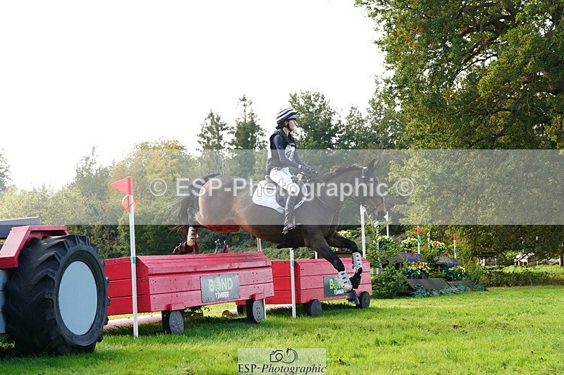 251025A-135338-20695 - F-482-Evie.Matthews