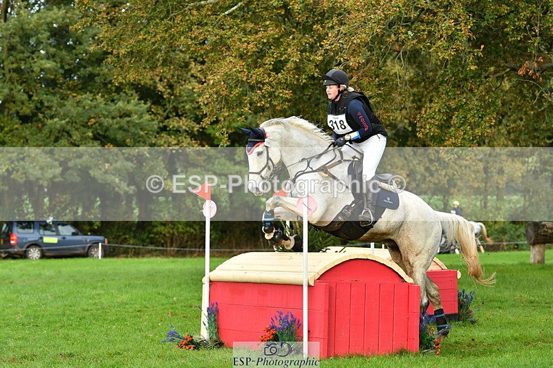 251025A-093956-15418 - D-318-Caroline.Allan