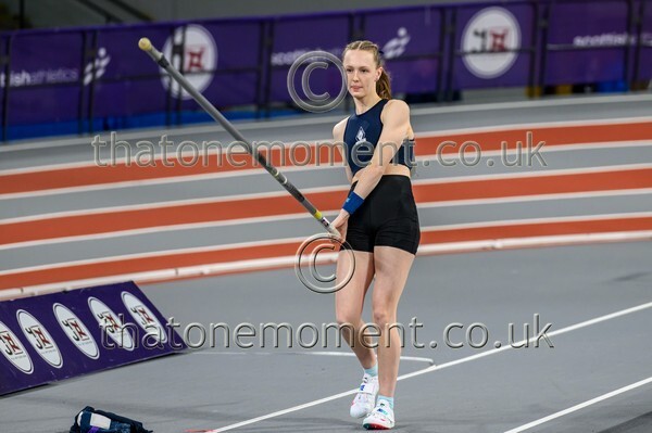 AgeInd25SUN-912737 - Field Female