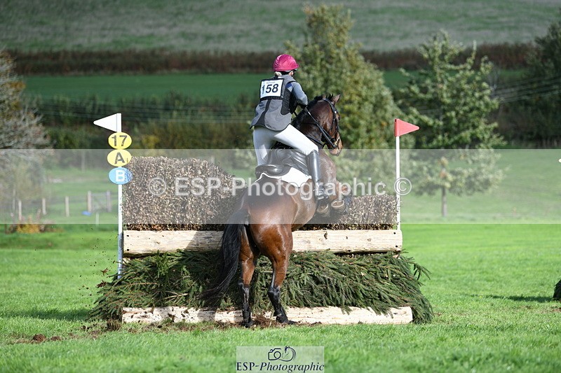 251024A-131237-11942 - B-158-Hannah.Hobhouse