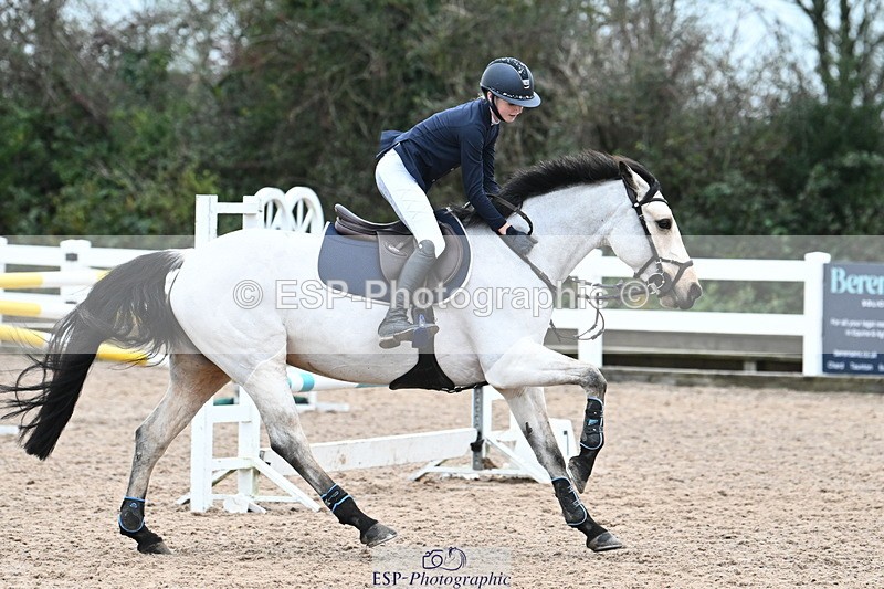 231118A-140902-03297 - Cls 9 Foxhunter & 1.10m Open