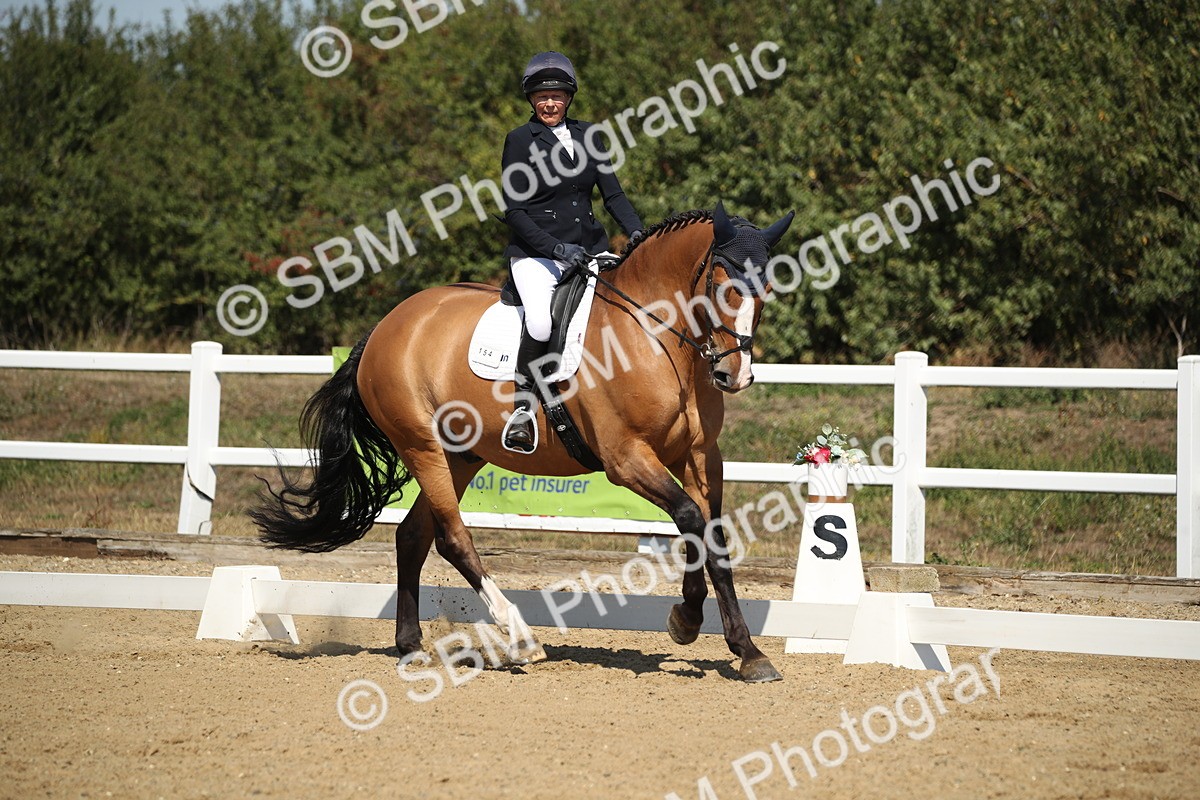 SBM_005015 - Class 11 - Novice 5 - 11.41-12.58