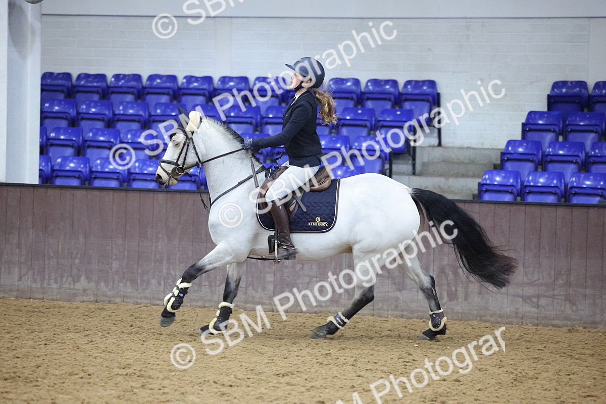 SBM_003314 - Class 11 - Blue Chip Pony Newcomers - 1.00m Open