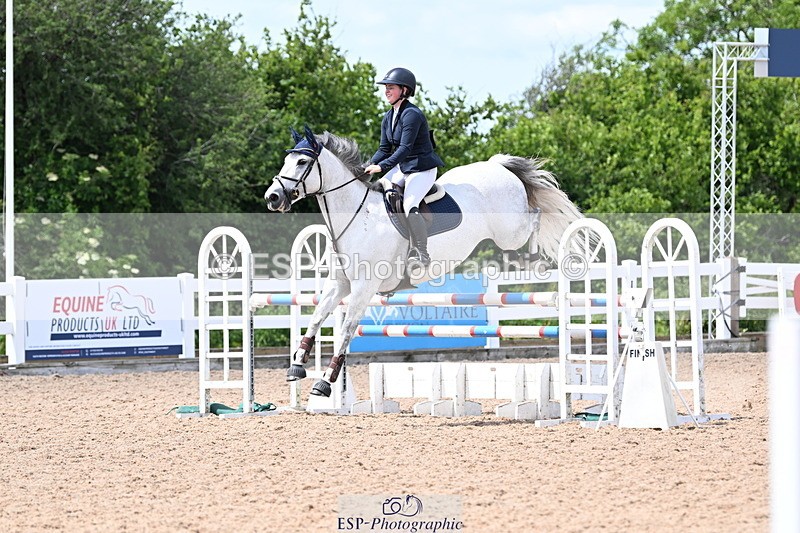 240619A-144102-00700 - Cls 4 Snr Newcomers and 1.10m Open