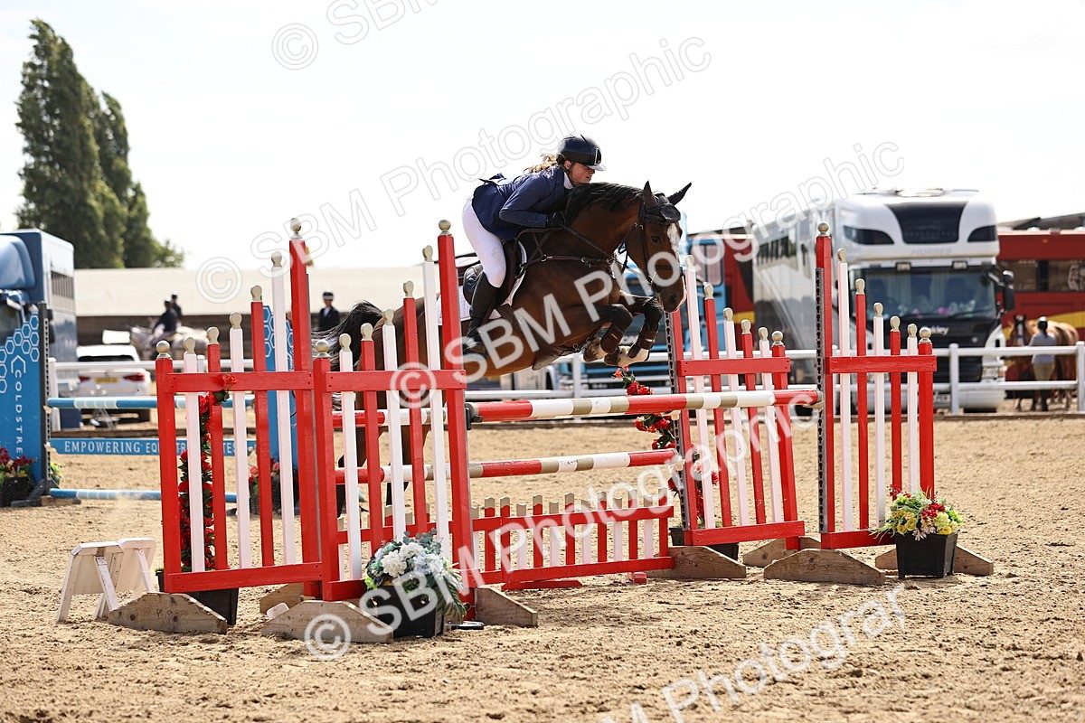 SBM_009759 - Class 8 - Senior Newcomers - 1.10  Open