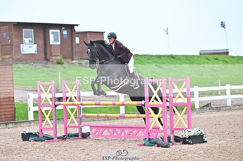 250914-124404-08870 - Cls 36 1.05m Amateur Quali