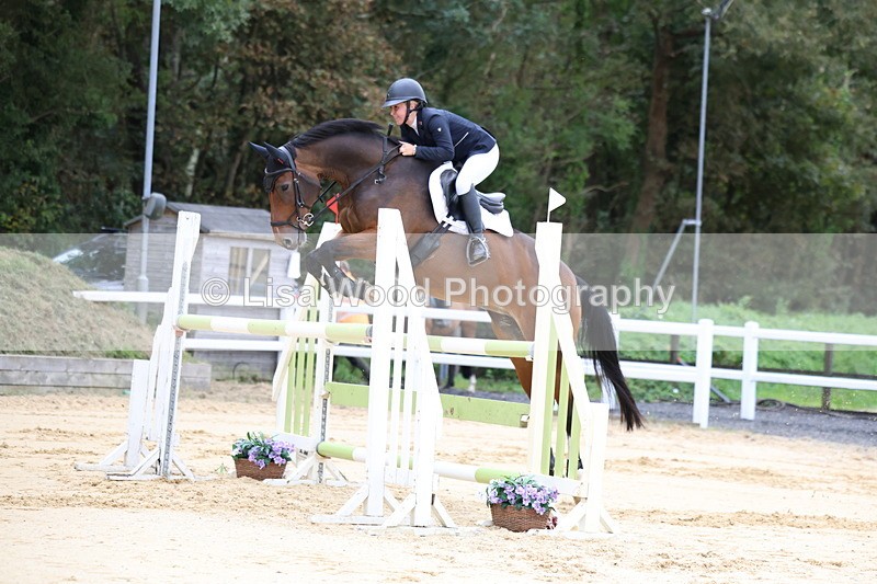 3E7A3131 - Class 8: Senior Newcomers/1.10m open